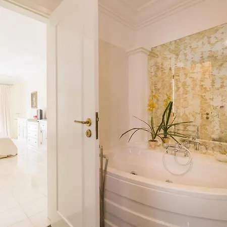 Hébergement de vacances Traumhaft Schoene Mit Pool Und Meerblick Albufeira