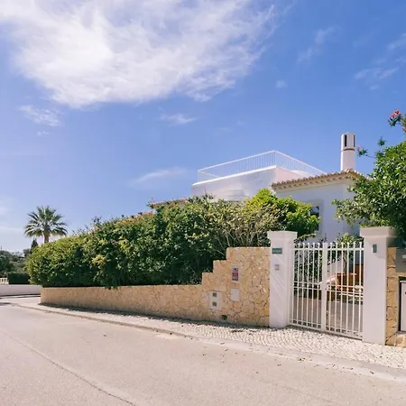 Hébergement de vacances Traumhaft Schoene Mit Pool Und Meerblick *