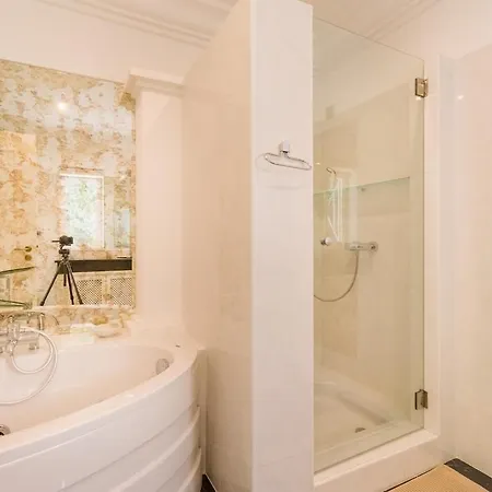 Hébergement de vacances Traumhaft Schoene Mit Pool Und Meerblick