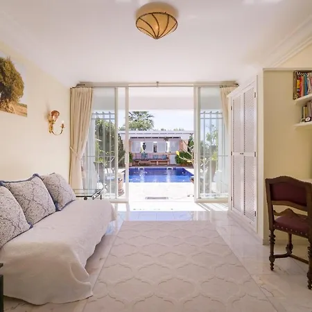 Traumhaft Schoene Mit Pool Und Meerblick *