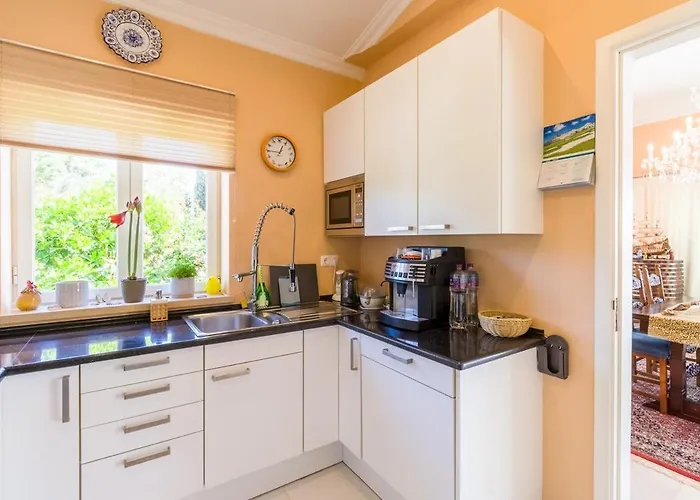 Traumhaft Schoene Mit Pool Und Meerblick アルブフェイラ